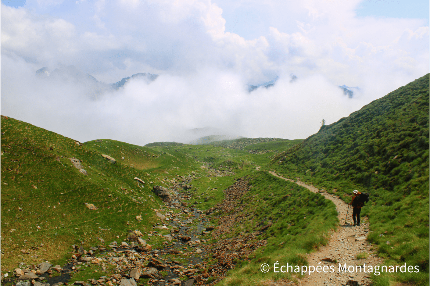 Nous plongeons dans les nuages pour la fin de ce trek
