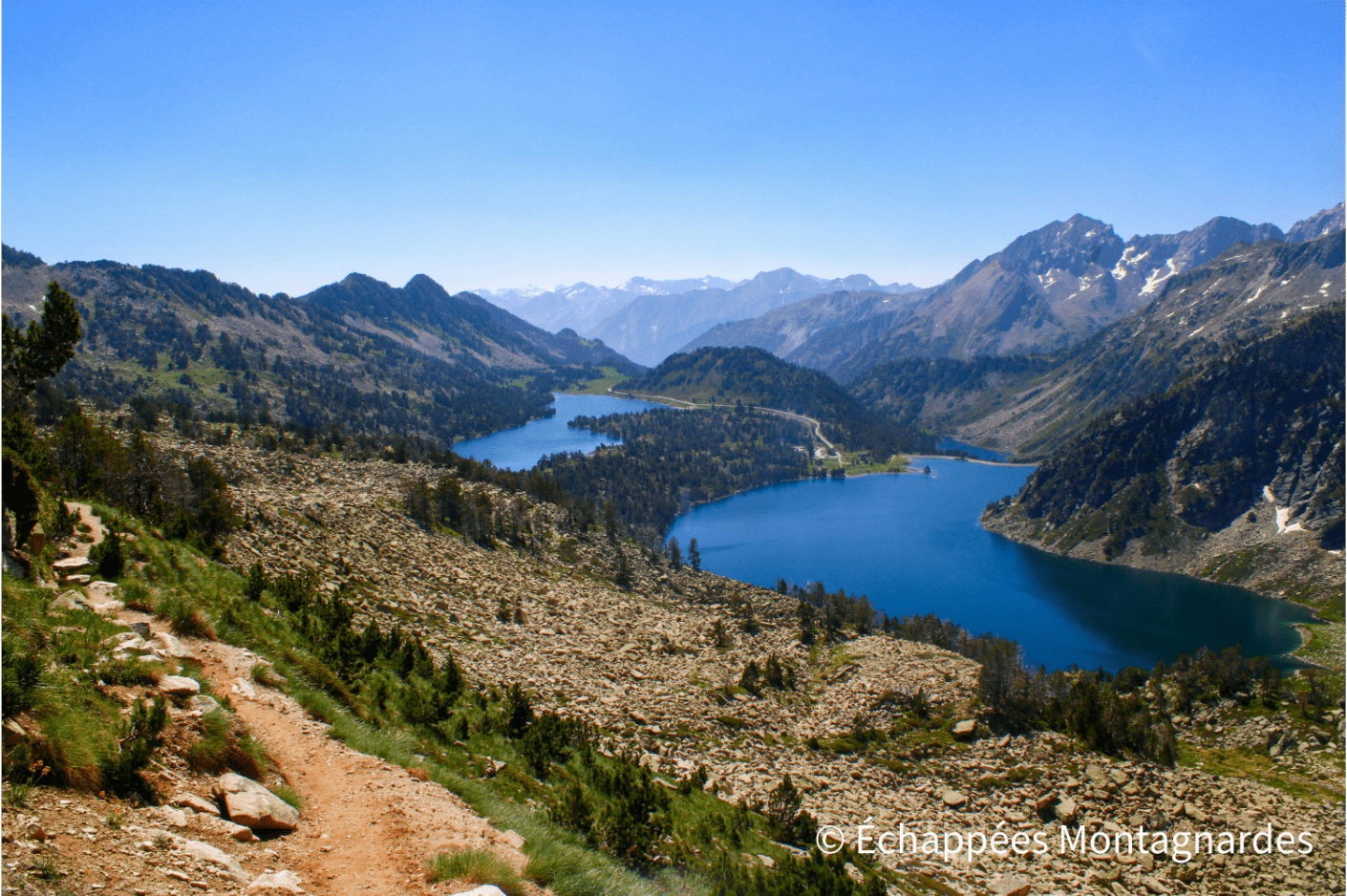 De haut en bas : le lac d'Aumar, le lac d'Aubert et les Laquettes (derrière le lac d'Aubert)