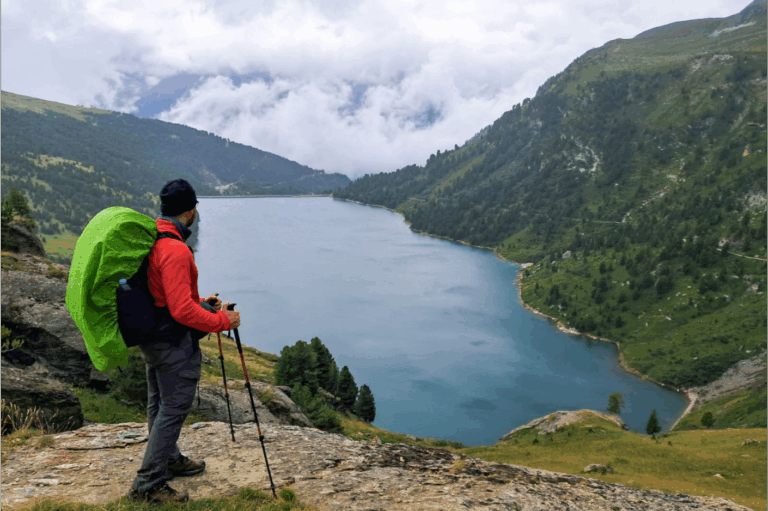 Vue sur le lac de Plan d'Amont