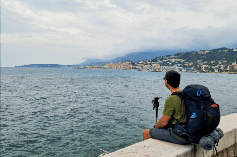 Arrivée à Menton, face à la mer Méditerranée