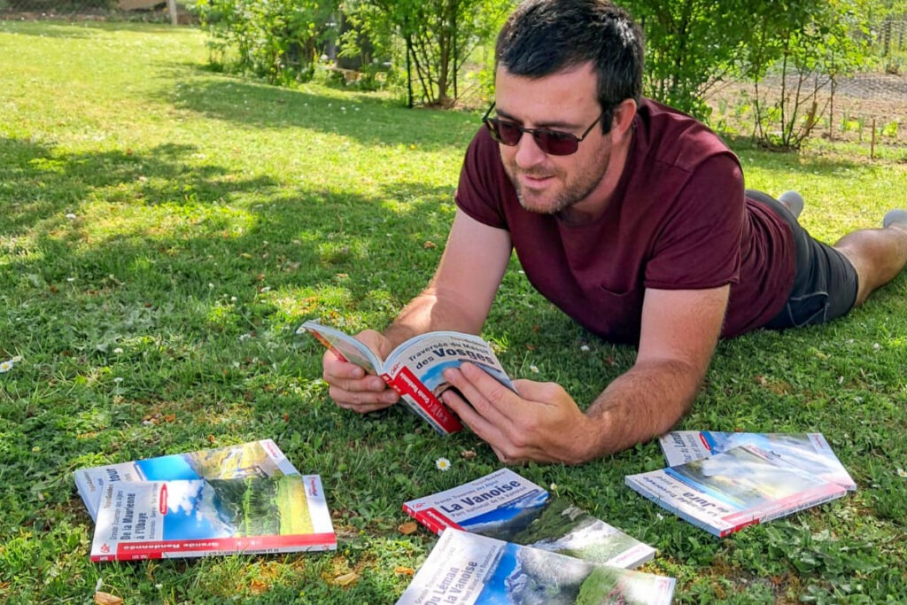 Lecture des topoguides du GR®5 de la FFRandonnée