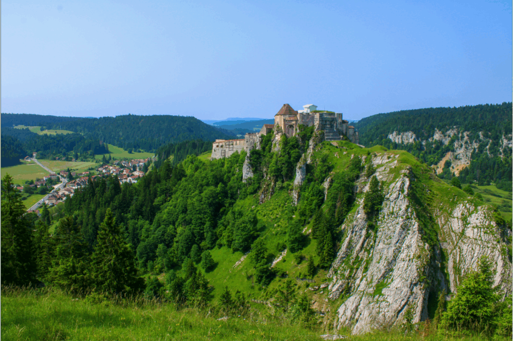 Le superbe château de Joux