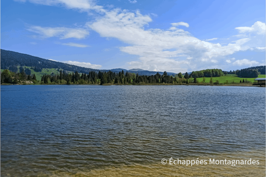 GR du Jura : photo du GR de Pays tour de la Haute-Bienne au lac des Rousses