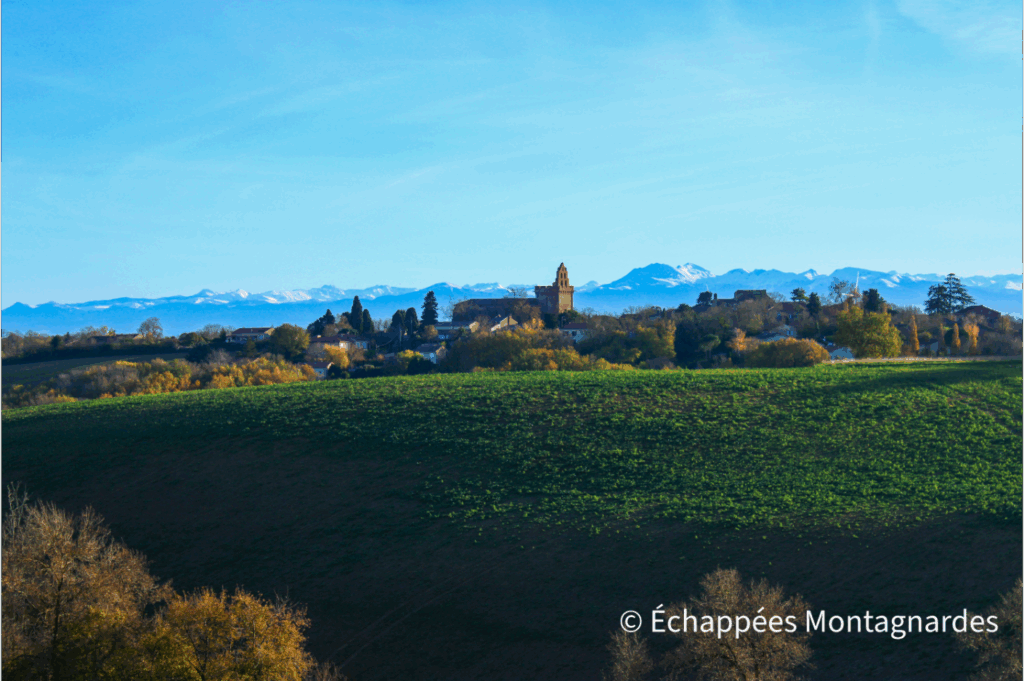 Bastide de Montgeard Haute-Garonne vue Pyrénées