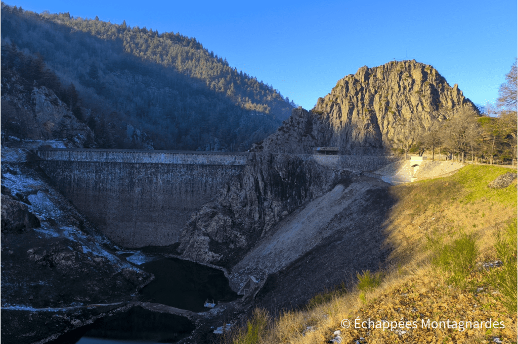 Le gouffre d'Enfer et son barrage, près de Saint-Etienne