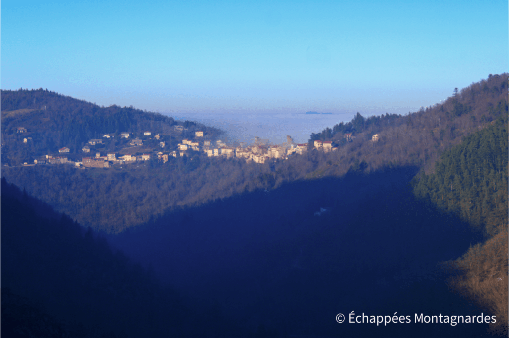Vue sur le village de Rochetaillée depuis le Gouffre d'Enfer