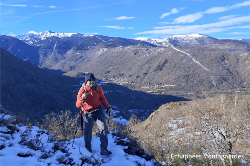 Après ce passage sans grande difficulté (mais où il est bien utile de poser les mains), les derniers mètres sont aisés