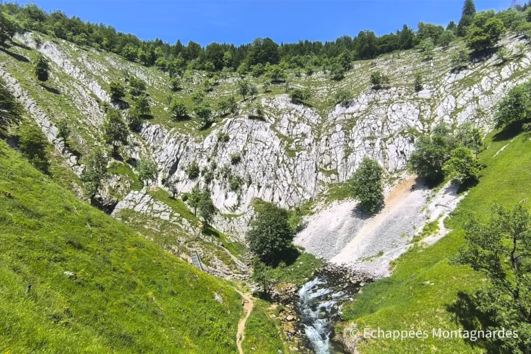Traversée du Jura étape 11 - Pause rafraichissante à la source de la Saine (Foncine-le-Haut)
