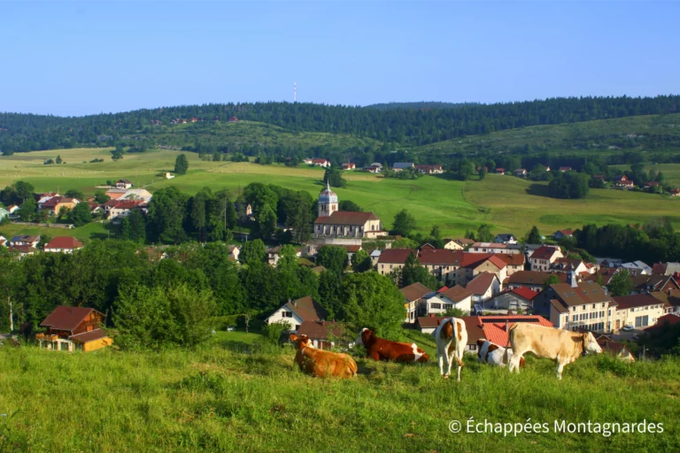 Traversée du Jura étape 12 - Belle grimpette sur les hauteurs de Foncine-le-Haut pour débuter cette douzième étape de la traversée du Jura