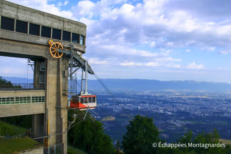 Traversée du Jura étape 22 - Le téléphérique du Salève, qui surplombe Genève et fait face aux Monts Jura