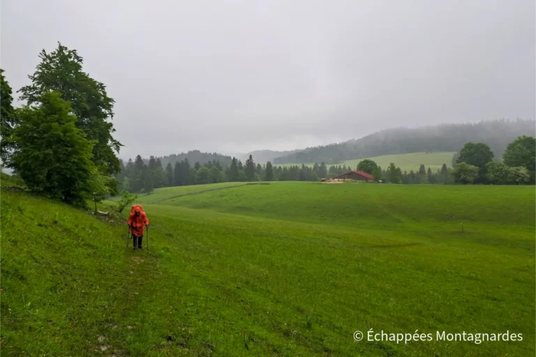 Traversée du Jura, étape 6 - Premier passage en Suisse, sous un ciel aussi maussade qu'en France !