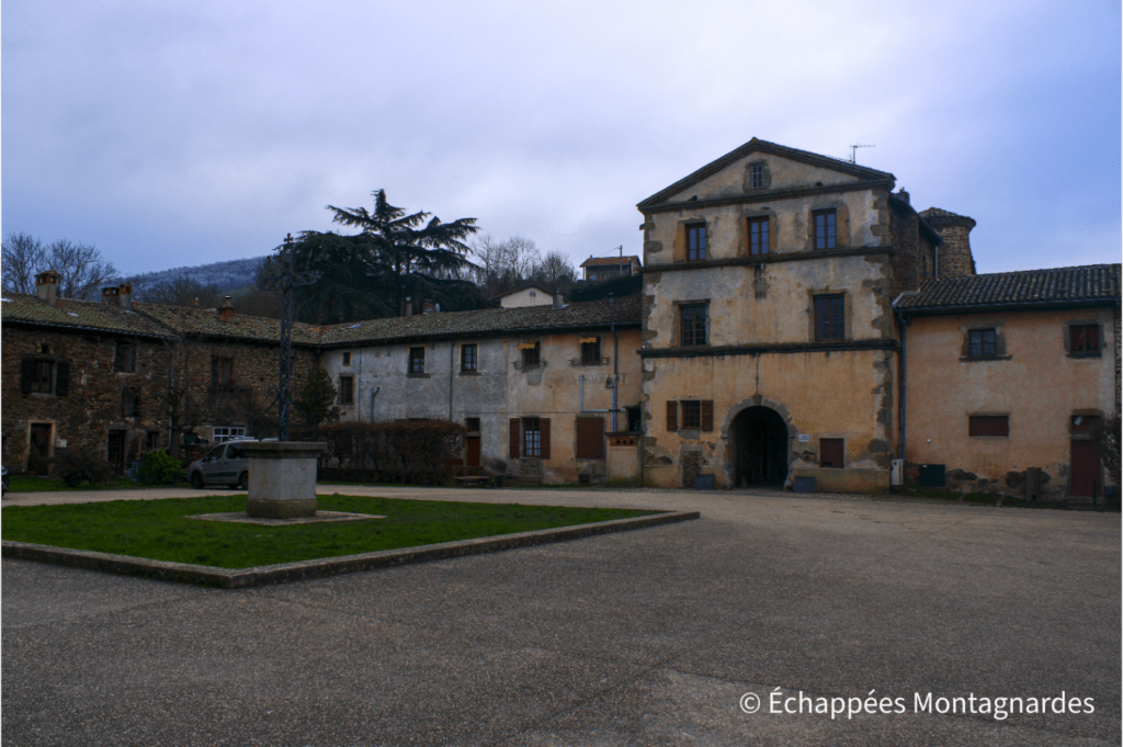Chartreuse Sainte-Croix-en-Jarez, cour des frères