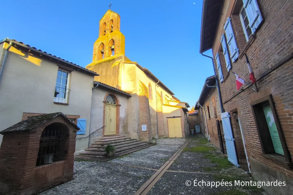 Randonnée Clermont-le-Fort - L'église Saint-Pierre, à l'intérieur du fort
