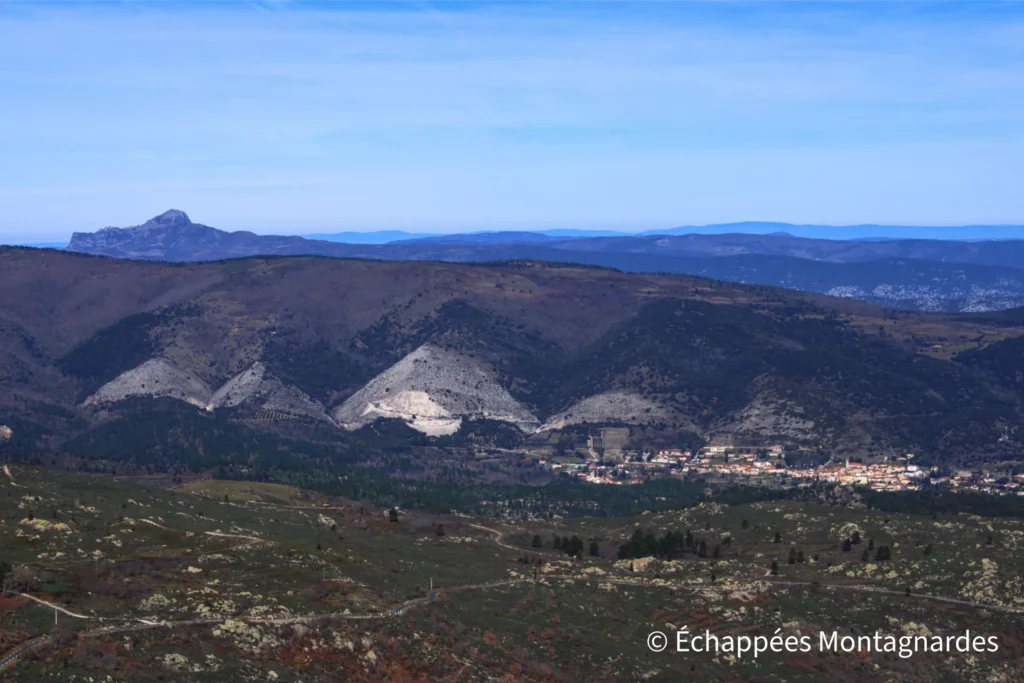 D'Eus au Roc Jalère - Vers le nord, jolie vue également vers Sournia et le Pech de Bugarach