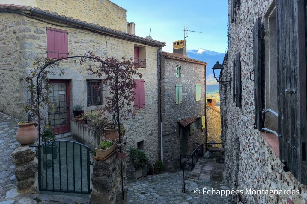 D'Eus au Roc Jalère - Balade dans les charmantes ruelles d'Eus