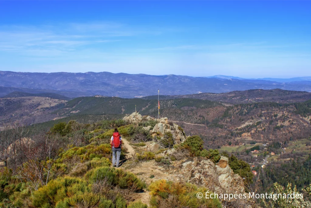 Randonnée tour de Goa - Arrivée au pic de la Pena (1062 m)