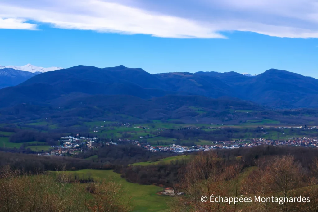 Randonnée Tuc de Montcalivert - Vers le Castel Ségui (1229 m) et le pic de l'Estelas (1247 m) qui dominent Saint-Lizier