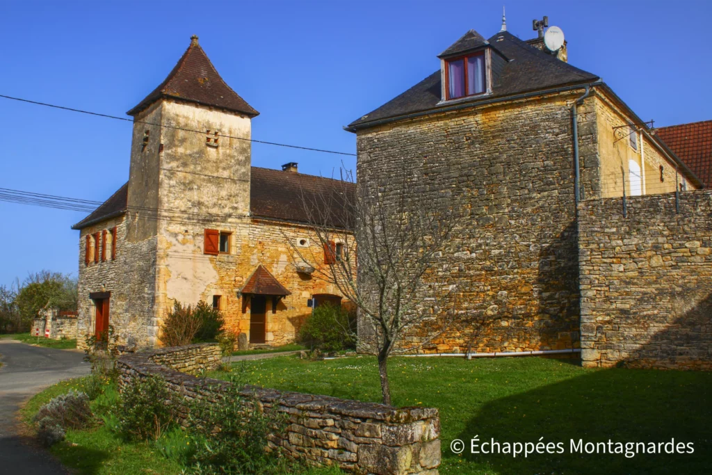 Causse Toujours -randonnée dans le Lot - Balade dans le hameau d'Aurimont