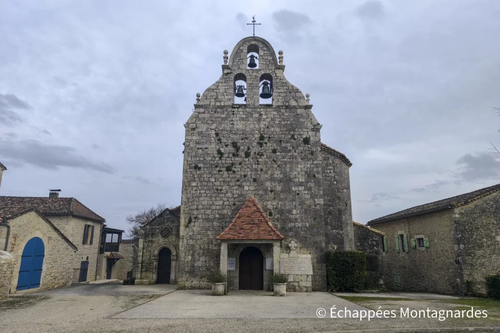 Randonnée gorges de Landorre (Lot) - C'est parti pour une jolie randonnée vers les gorges de Landorre. Départ de l'église de la Chaire-de-Saint-Pierre de Cambayrac.