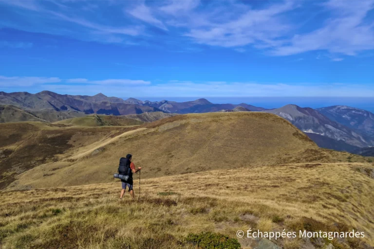 Nous continuons à marcher sur les crêtes et à admirer les paysages fantastiques du tour d'Oueil-Larboust.