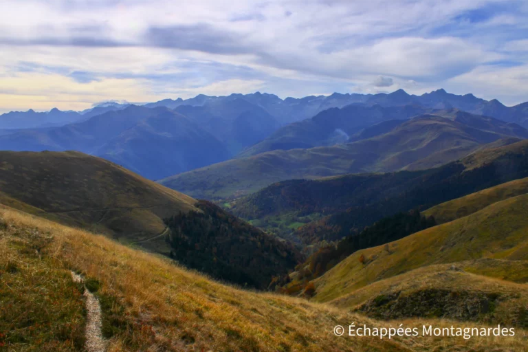 Il est temps de redescendre et de boucler la boucle... Mais jusqu'au bout, ce trek nous offre de splendides panoramas.