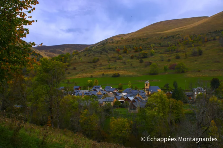 Nous passons sur les hauteurs de Jurvielle et rejoignons Portet-de-Luchon. C'est la fin de ce trek sur le GR® de Pays tour d'Oueil-Larboust. Une expérience magnifique...