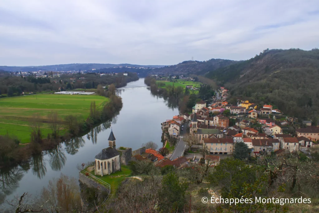 Circuit des Arts : randonnée entre causse et vallée du Lot autour de Laroque-des-Arcs, près de Cahors