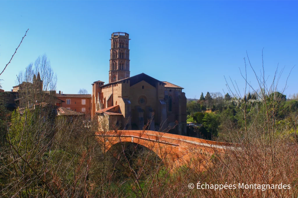 Rieux-Volvestre balcon des Pyrénées - Retour à Rieux-Volvestre : joli point de vue sur la cathédrale