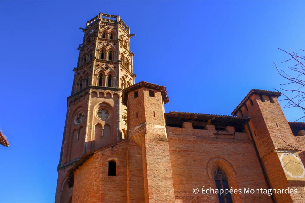 La cathédrale de Rieux-Volvestre dispose d'un magnifique clocher octogonal de 43 mètres de haut !