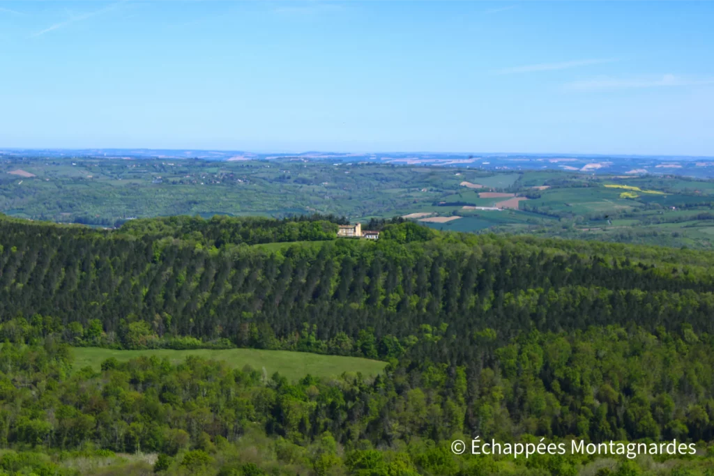 Panorama vers le nord, du piémont à la plaine