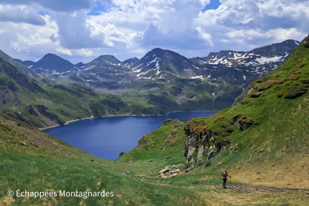 Randonnée lac Bleu de Lesponne - Nous quittons les rives du lac Bleu de Lesponne, et entamons l'ascension du col de Bareilles.