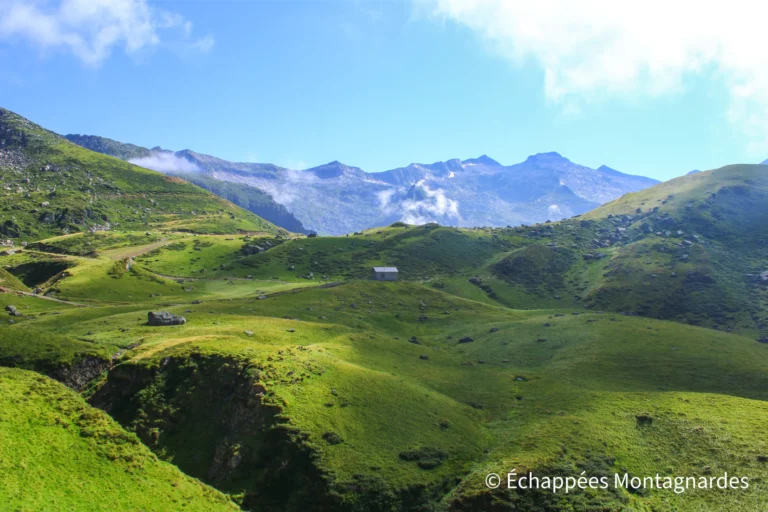 Nous traversons le cirque de Gérac, et admirons encore de superbes couleurs dans ces paysages verdoyants du Couserans.