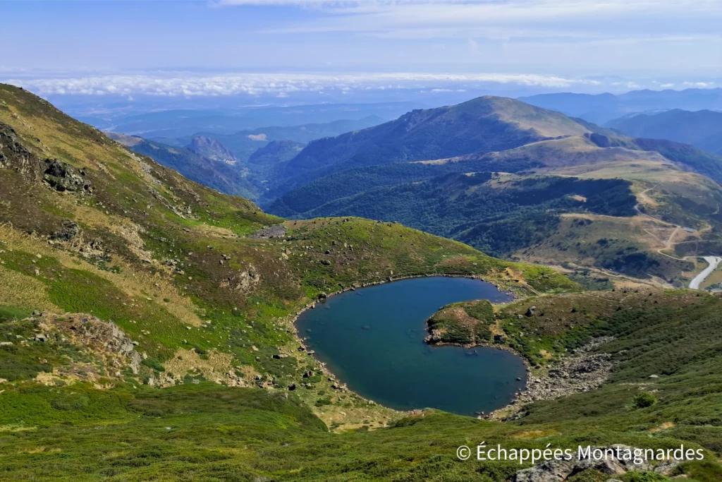 Randonnée vers le pic de Soularac et le pic de Saint-Barthélemy par le versant sud du massif de Tabe et la carrière de Trimouns
