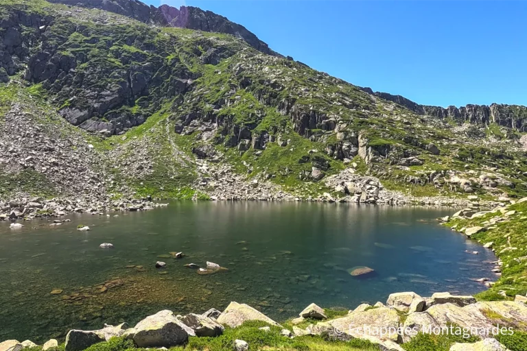 Nous quittons le sentier balisé pour aller découvrir le lac suivant : l'étang de Réglisse, coincé au pied du pic de Turguilla et de la pointe de Rabassère.