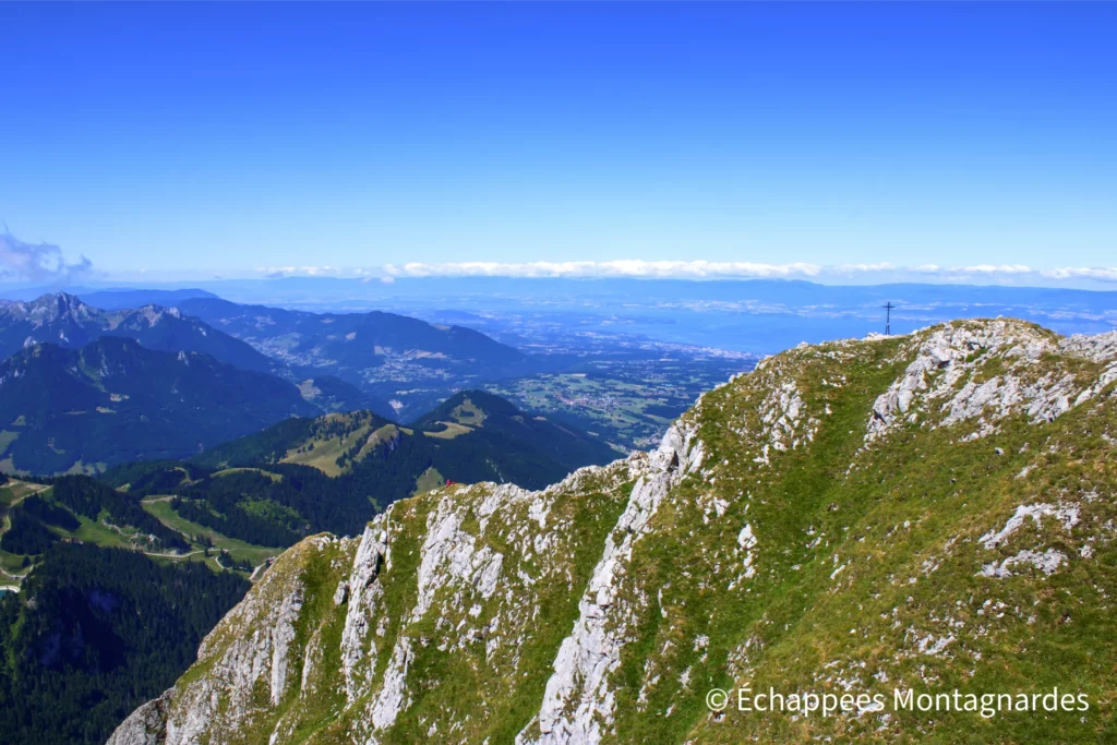 Ces points de vue immenses au sommet de la Dent d'Oche sont tout simplement inoubliables...