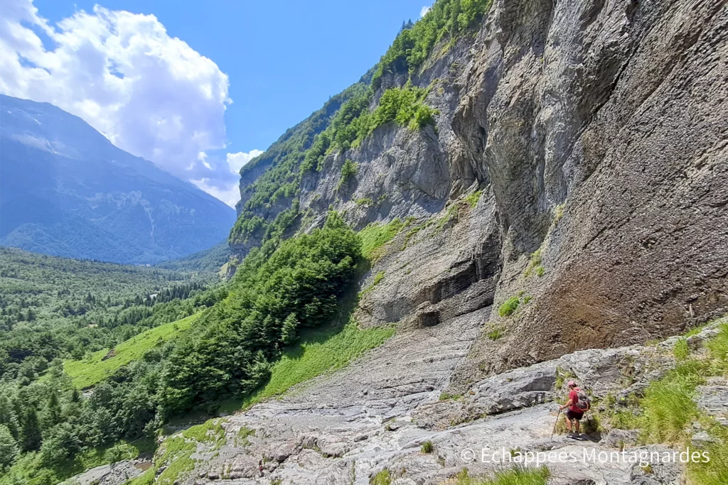 Dalles rocheuses dans le bas du pas du Boret