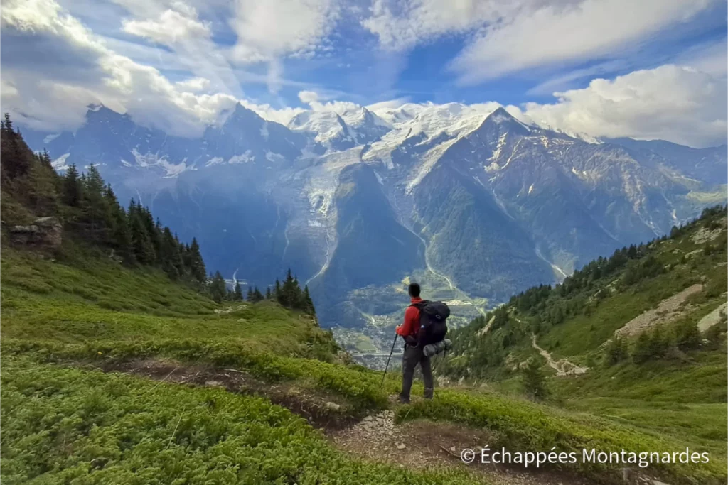 Non loin du sommet du Brévent, sur les hauteurs de Chamonix, le panorama sur les sommets et les glaciers du massif du Mont-Blanc est inouï.