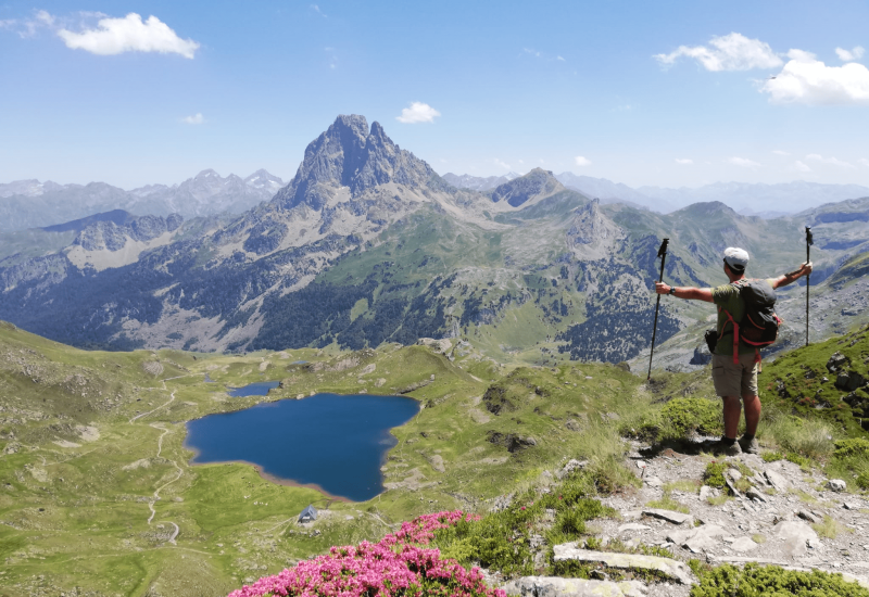 Une randonnée splendide en vallée d'Ossau avec le Jean-Pierre en fond et de nombreux lacs au coeur des Pyrénées